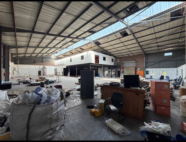 1,760M² WAREHOUSE TO LET IN KYALAMI